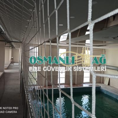 12 Şubat Yüzme Havuzu